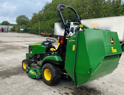 Lot 33 - John Deere 1026 r ride on mower with auto connect 54d cutting deck and mcs580h grass collector