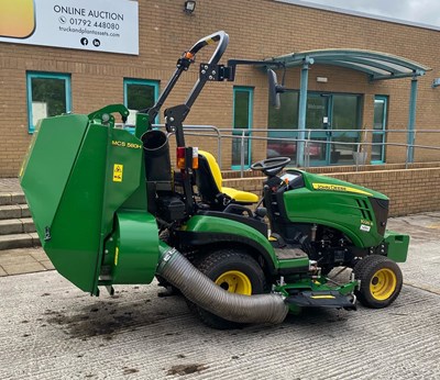 Lot 33 - John Deere 1026 r ride on mower with auto connect 54d cutting deck and mcs580h grass collector