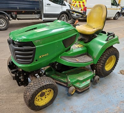 Lot 31 - 2017 (67 Plate) John Deere X940 4x4 Ride On Mower