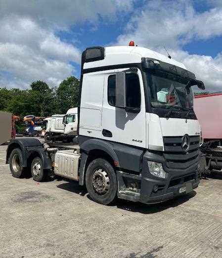 Lot 21 - 2017 (66 Plate) Mercedes Actros 2443 6x2 Tractor Unit Euro 6 NON RUNNER