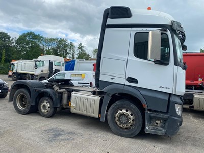 Lot 21 - 2017 (66 Plate) Mercedes Actros 2443 6x2 Tractor Unit Euro 6 NON RUNNER