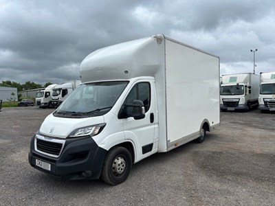 Lot 12 - 2021 Peugeot Boxer 335 L3 BlueHDi Low Ride Luton Box Euro 6