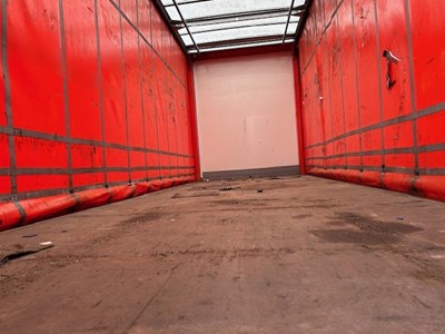 Lot 39 - 2017 (67 plate) DAF LF 230 FA Curtain-sided lorry Euro 6