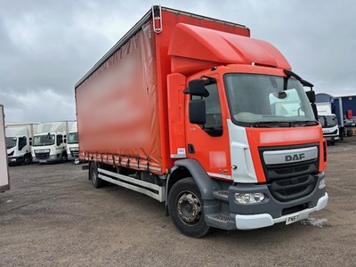Lot 39 - 2017 (67 plate) DAF LF 230 FA Curtain-sided lorry Euro 6