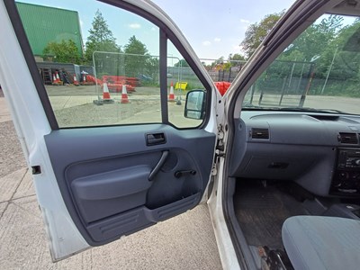 Lot 9 - 2009 Ford Transit Connect T200 L75 Panel Van Euro 4