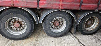 Lot 62 - 2008 Lawrence David Pillarless Tautliner Trailer