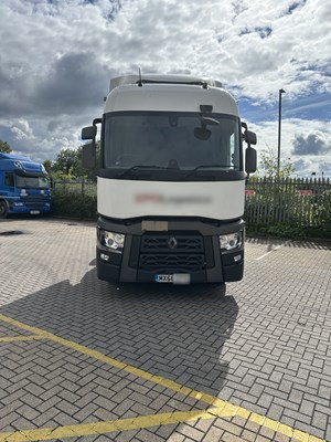 Lot 2 - 2017 (66 Plate) Renault T Trucks Tractor Unit Euro 6