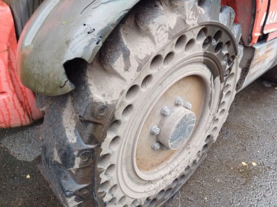 Lot 24 - 2011 Manitou MT732 Telehandler