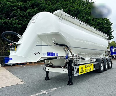 Lot 31 - 2023 GRW Engineering 3 Cone Non-Tipping Dry Powder Tanker Trailer