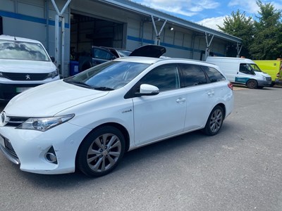 Lot 12 - 2014 Toyota Auris Estate Hybrid Car Euro 5