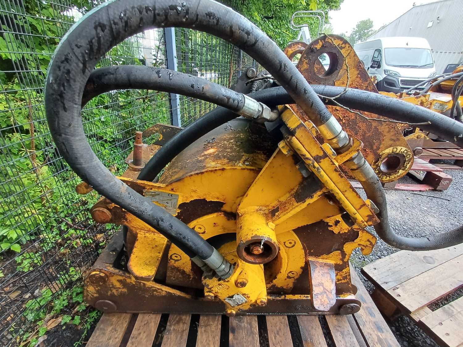 Lot 26 - JCB Back Actor Mounted Patch Planer