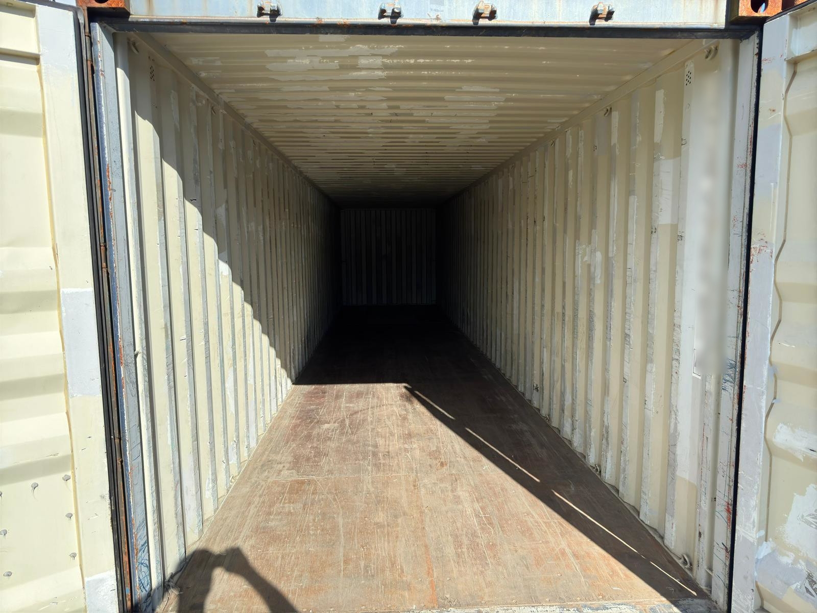 Lot 40 - TAL 40ft Shipping Container