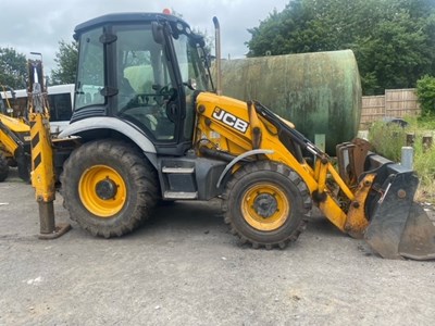 Lot 9 - 2016 JCB 3CX 14H4WM Excavator